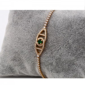 Smalka rokassprāze, krāšņi izrotāta ar  cirkoniem, 18 karātu zelta pārklājums, garums 21-23 cm